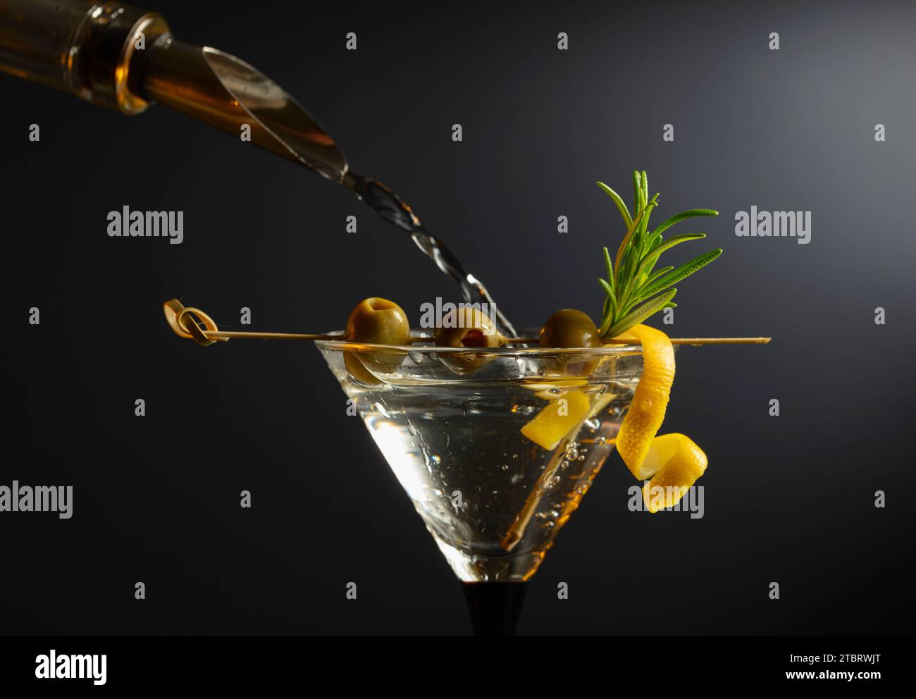 Classic dry martini hi-res stock photography and images - Alamy