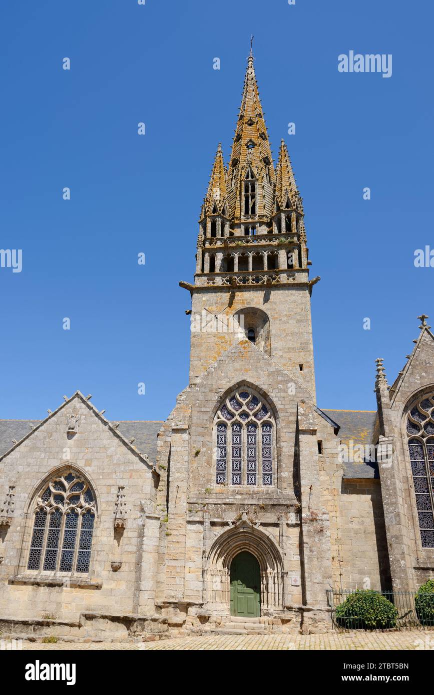 Collegiate church of Notre-Dame de Roscudon, Pont-Croix, Cap Sizun, Cornouaille, Finistere department, Brittany, France Stock Photo