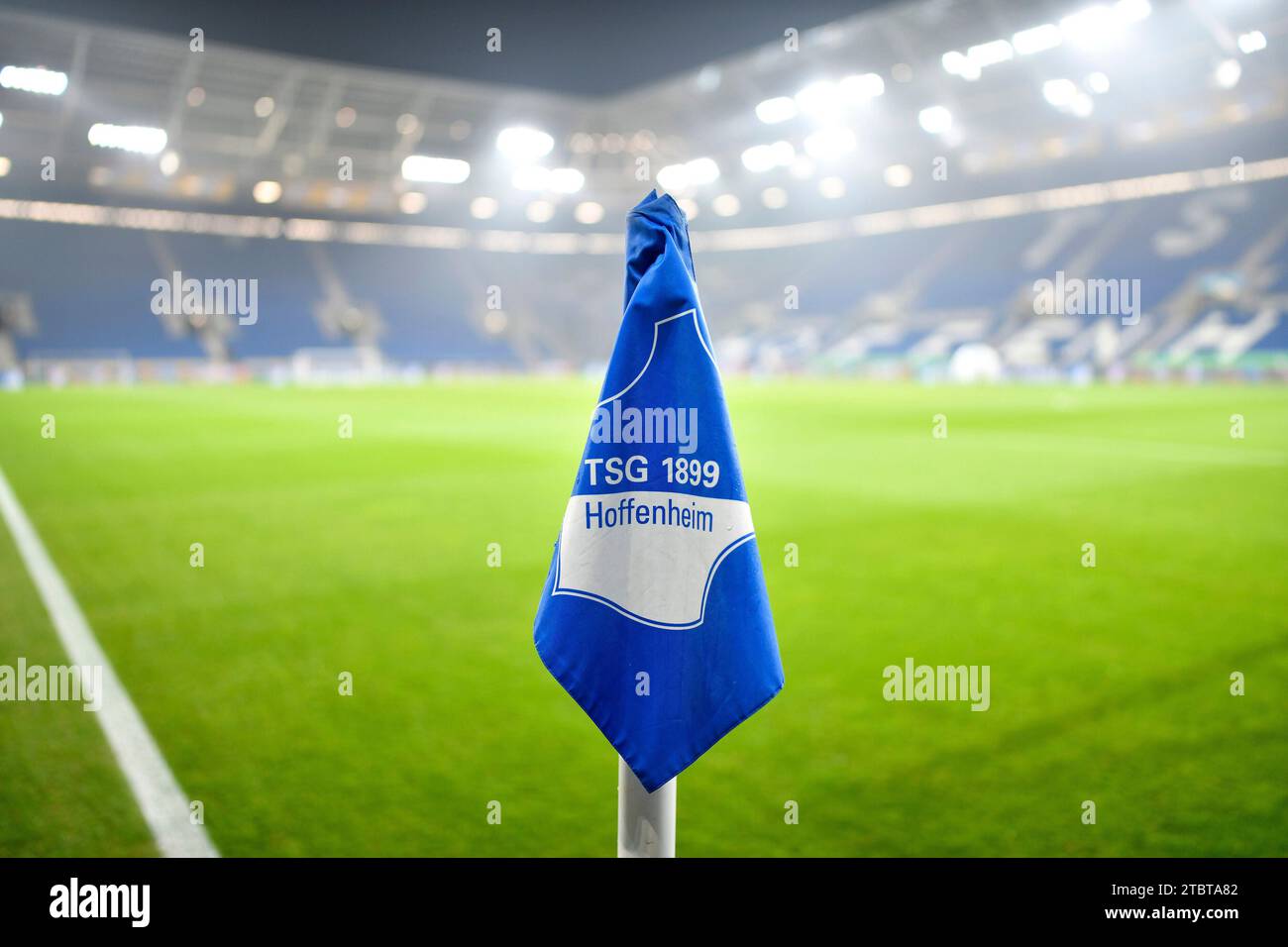 Sinsheim, Deutschland. 08th Dec, 2023. vor Spielbeginn: Eckfahne ...