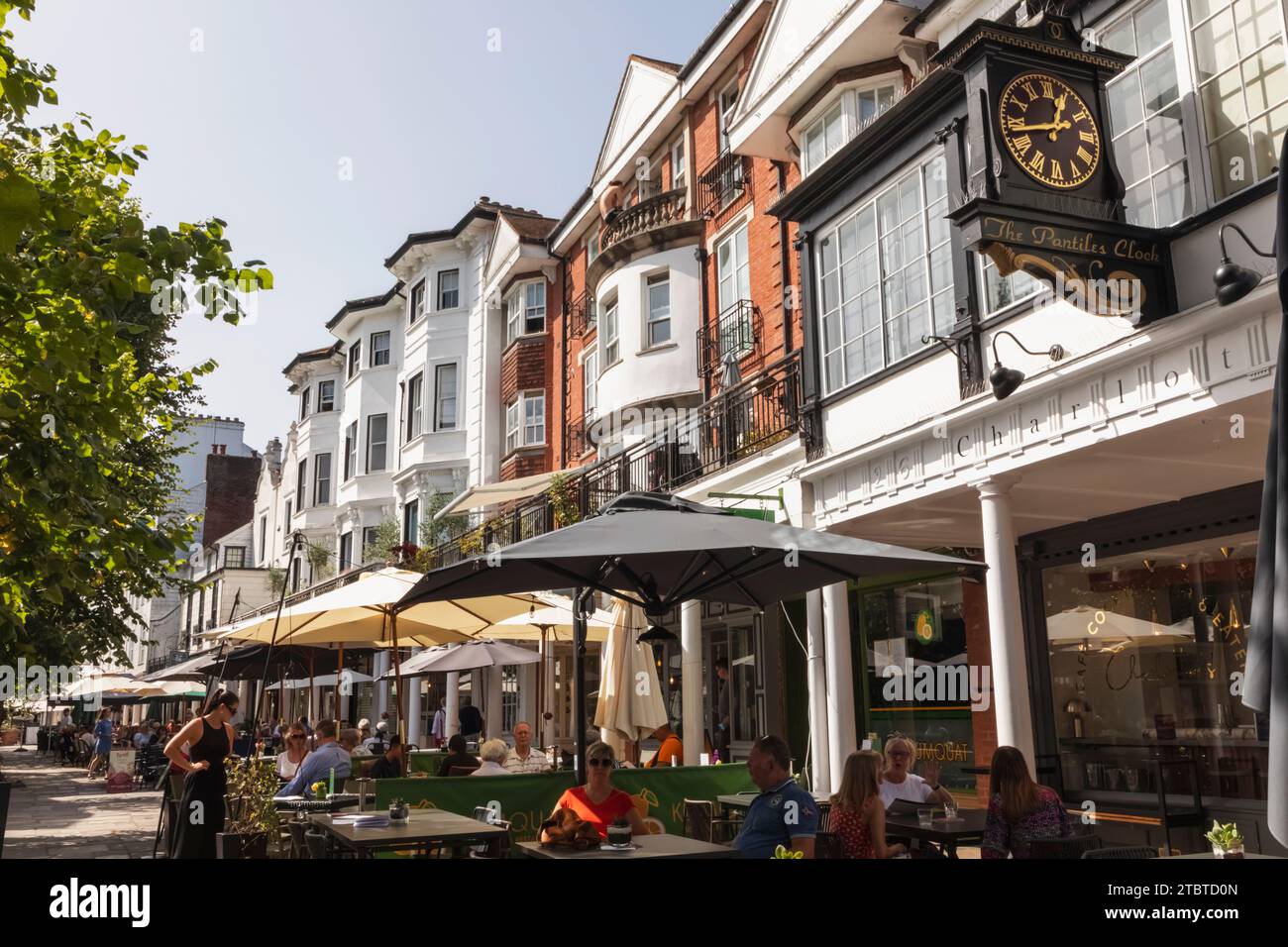 England, Kent, Tunbridge Wells, The Pantiles, Restaurants and Cafes Stock Photo