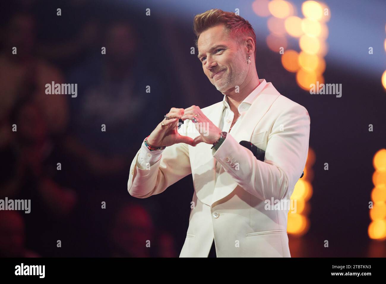 Berlin, Germany. 08th Dec, 2023. Coach Ronan Keating is on stage in the final of the Sat.1 show