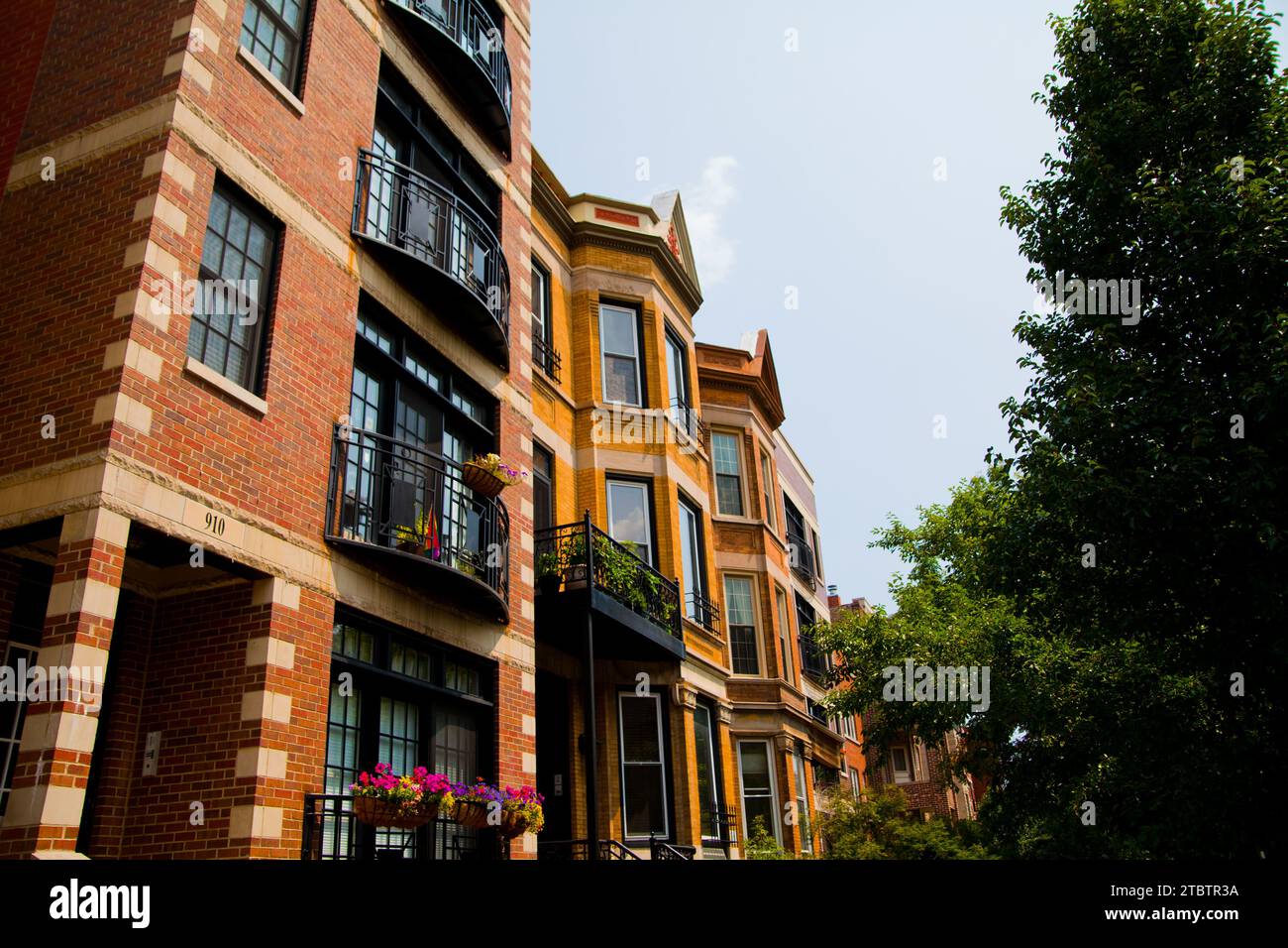 Upscale Urban Living in Modern Traditional Chicago Apartments Stock ... - Upscale Urban Apartments