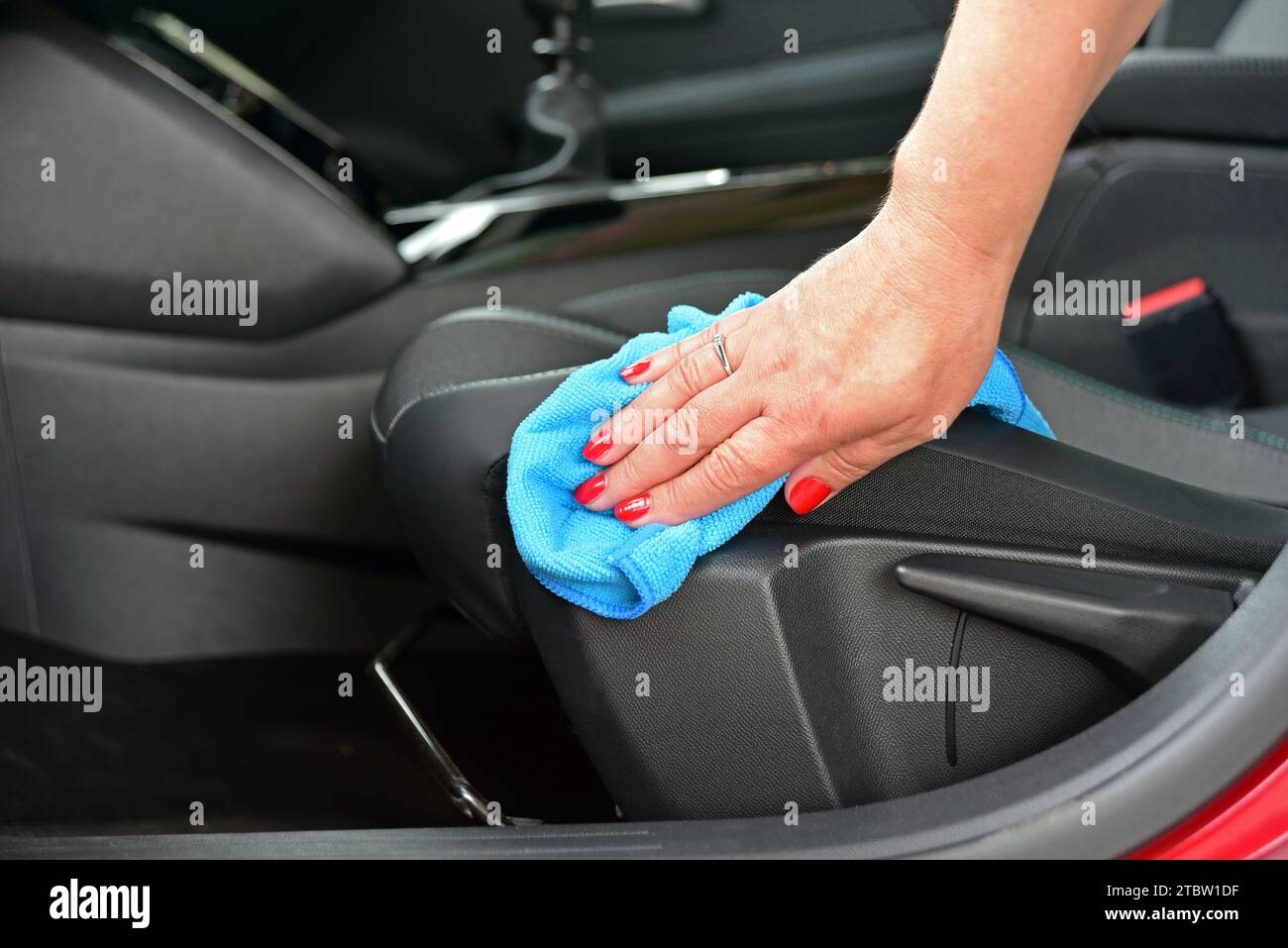 Man dry cleaning dirty car hi-res stock photography and images - Alamy