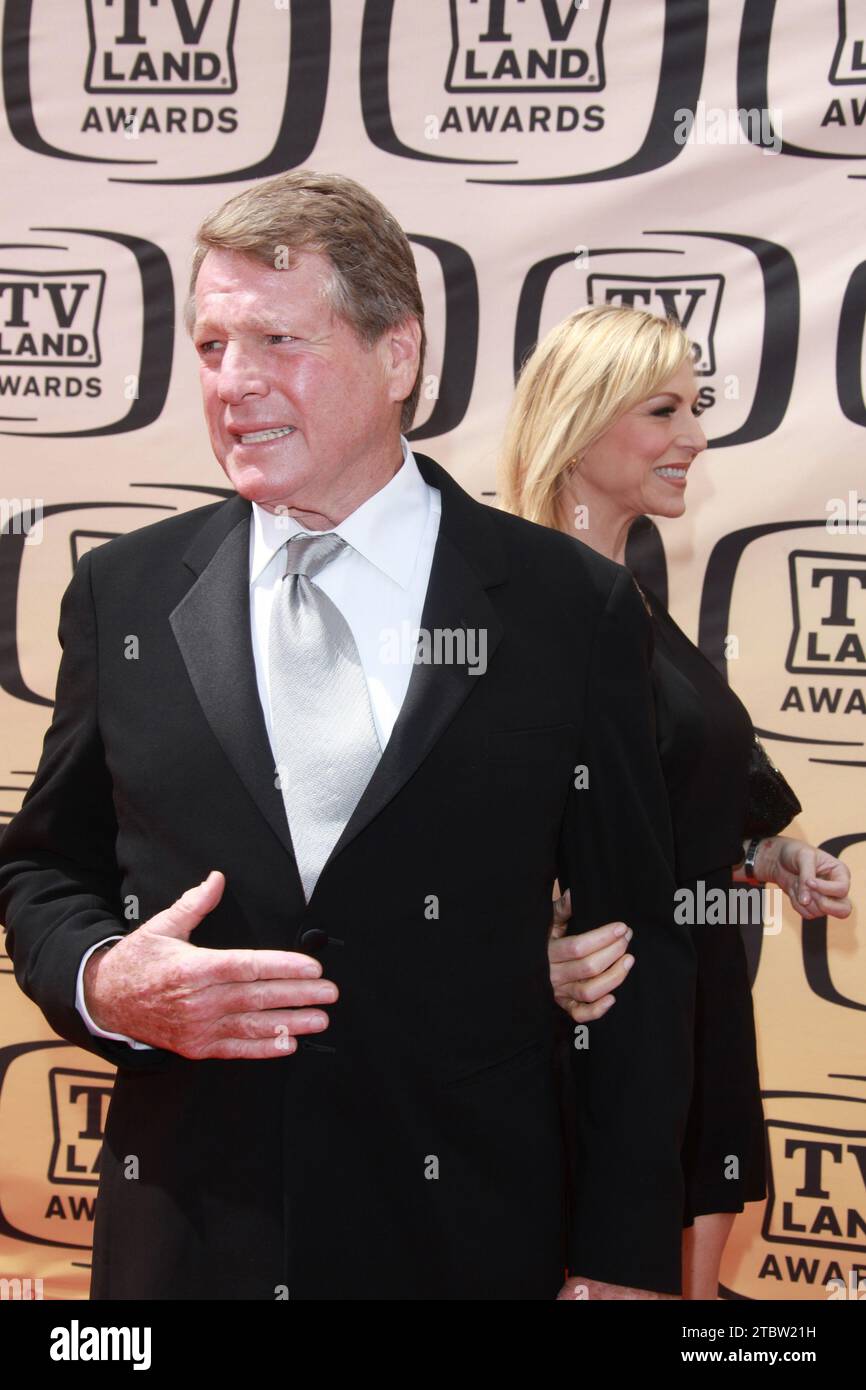 **FILE PHOTO** Ryan O'Neal Has Passed Away. Ryan O'Neal and Tatum O'Neal at the 8th Annual TV Land Awards at Sony Studios in Culver City, California. April 17, 2010. Credit: Dennis Van Tine/MediaPunch Stock Photo