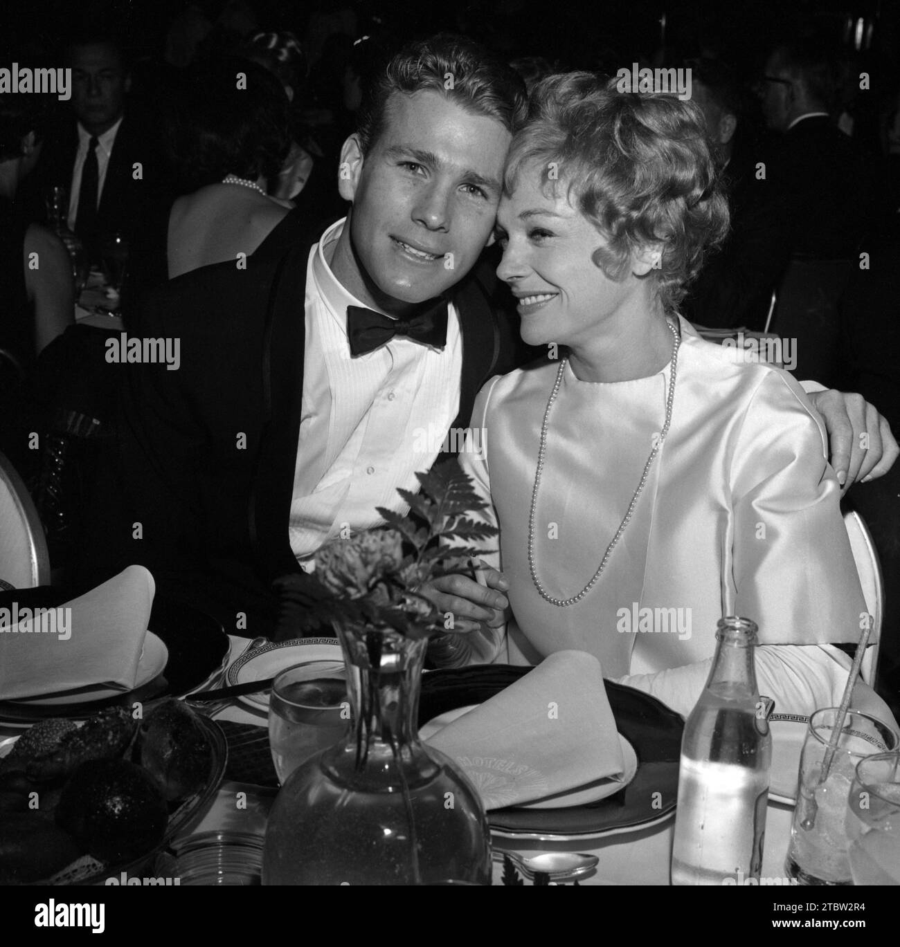 **FILE PHOTO** Ryan O'Neal Has Passed Away. Ryan O'Neal and Joanna Moore Circa 1960's Credit: Ralph Dominguez/MediaPunch Stock Photo