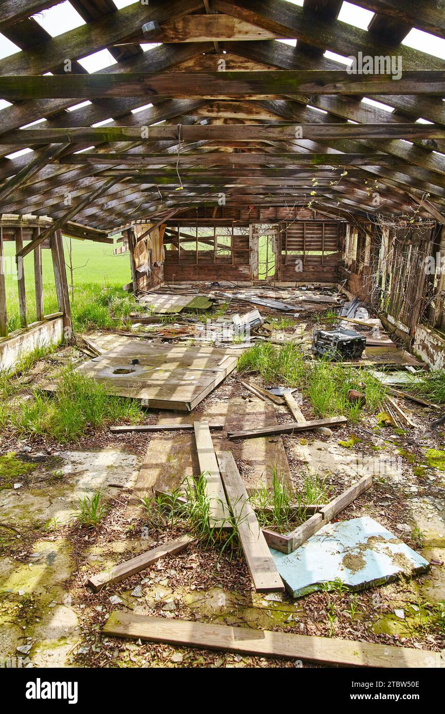 Decaying estate hi-res stock photography and images - Alamy