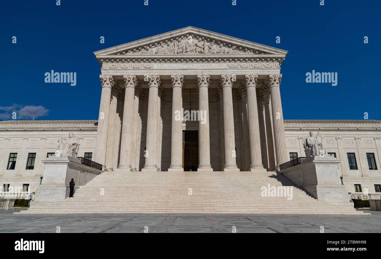 A picture of the Supreme Court of the United States' front facade Stock Photo