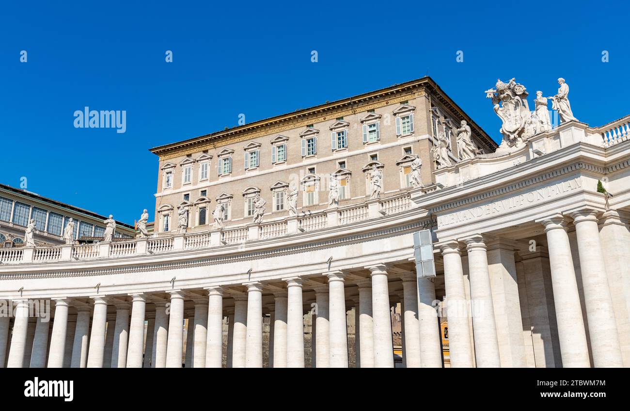 A picture of the Apostolic Palace above the Vatican columns Stock Photo