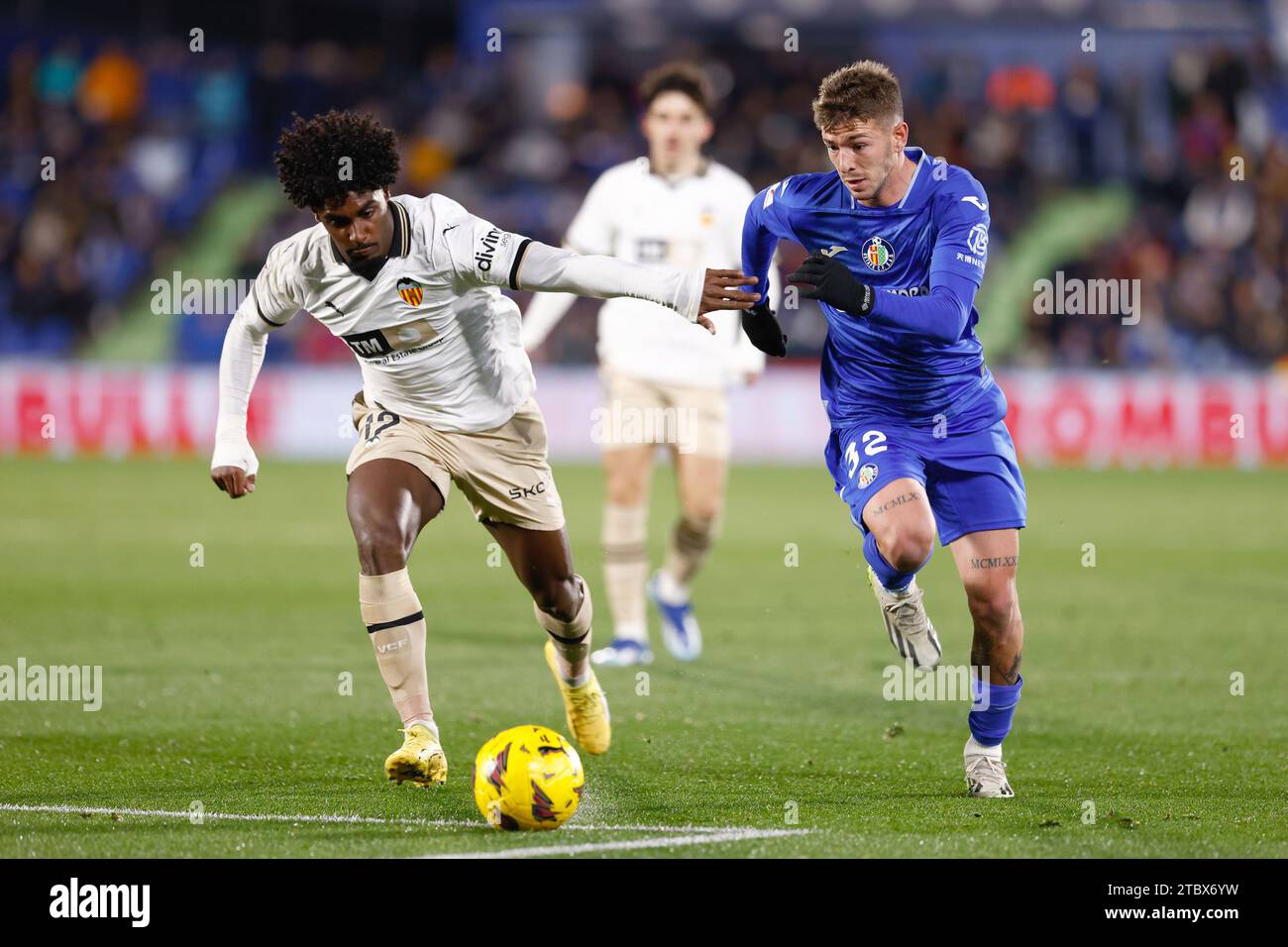 Jordi Martin of Getafe CF and Thierry Correia of Valencia during the Spanish championship La Liga football match between Getafe CF and Valencia CF on December 8, 2023 at Coliseum de Getafe in Madrid, Spain Credit: Independent Photo Agency/Alamy Live News Stock Photo
