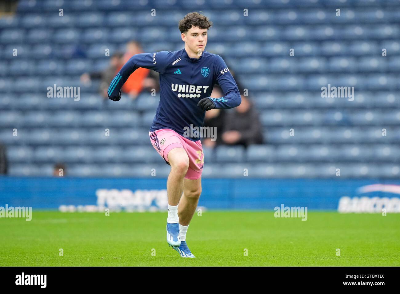 Archie Gray #22 of Leeds United warms up before the Sky Bet ...