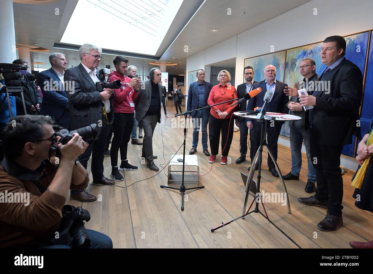 Potsdam conference table hires stock photography and images Alamy