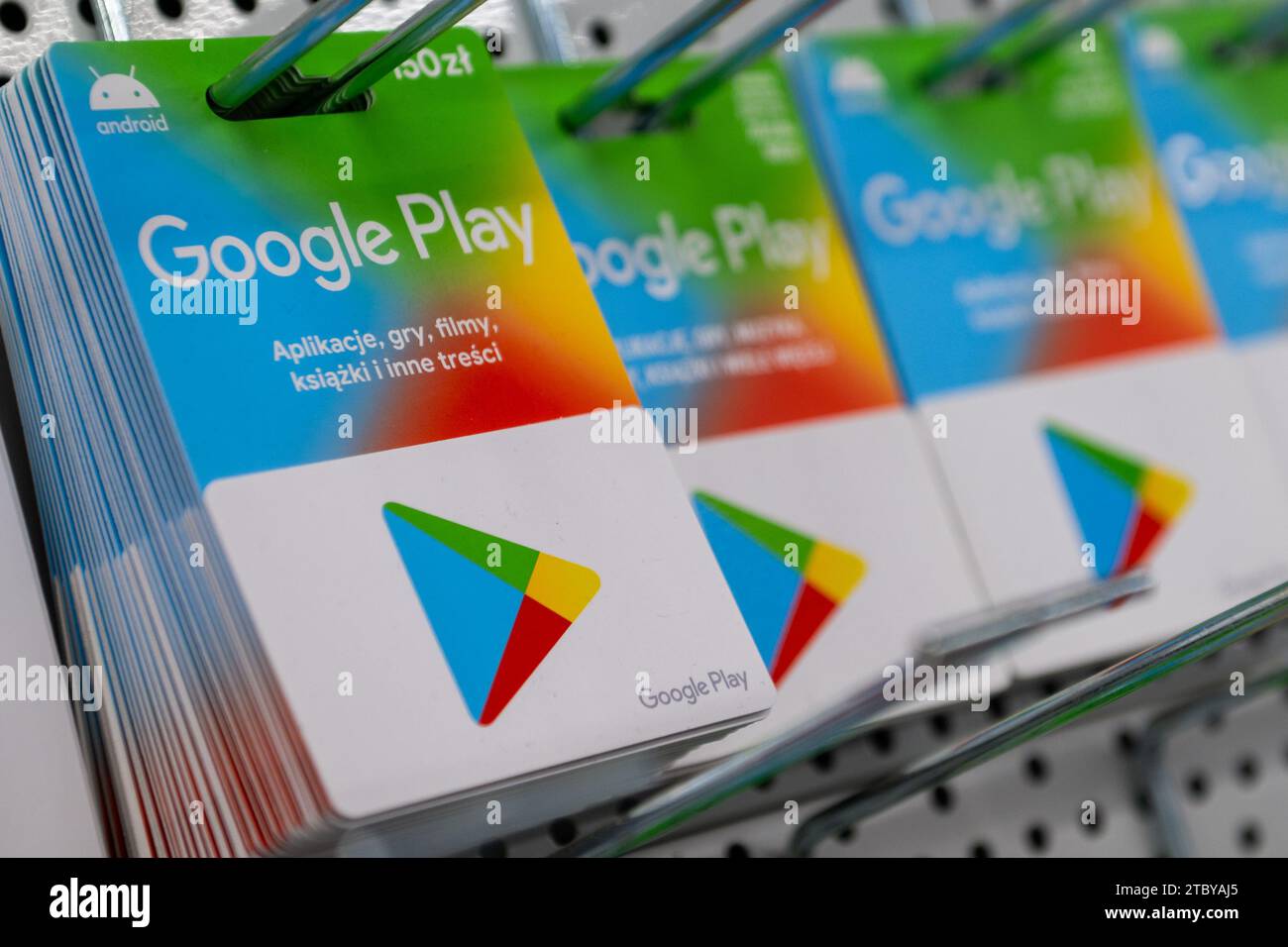 Viersen, Germany - June 9. 2021: Closeup of Apple app store iTunes and  Google Play voucher gift Cards in a row in shelf of german shop (Focus on  cente Stock Photo - Alamy