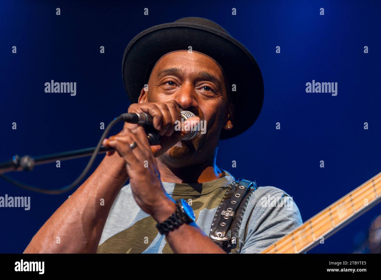 The bassist Marcus Miller plays live at the AB | Le bassiste Marcus ...