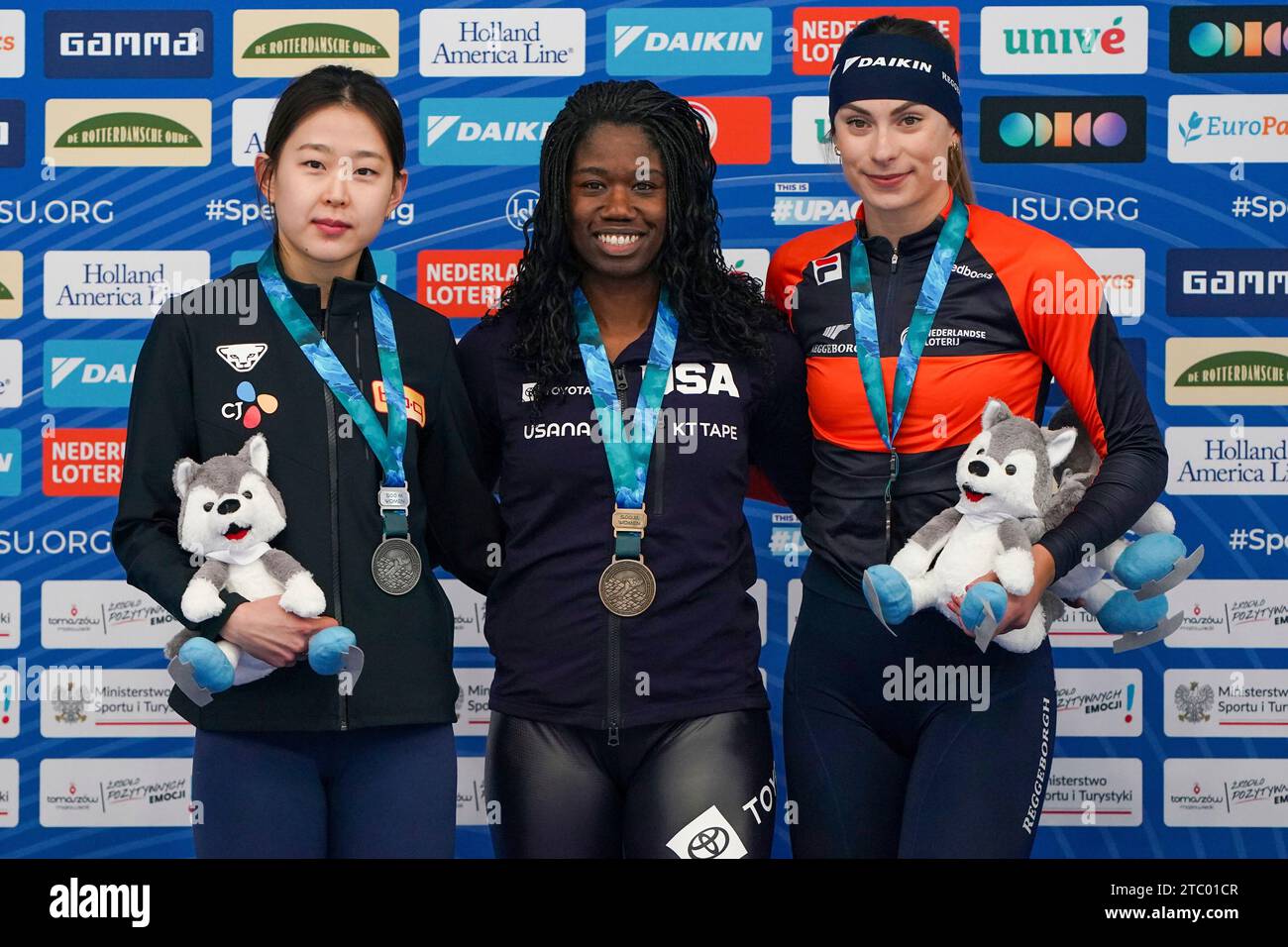 Tomaszow Mazowiecki, Poland. 9th Dec, 2023. TOMASZOW MAZOWIECKI, POLAND - DECEMBER 9: Min-Sun Kim of Korea, Erin Jackson of USA, Femke Kok of The Netherlands during the medal ceremony after competing on the Women's A Group 500m during the ISU Speed Skating World Cup at Arena Lodowa on December 9, 2023 in Tomaszow Mazowiecki, Poland. (Photo by Andre Weening/Orange Pictures) Credit: dpa/Alamy Live News Stock Photo