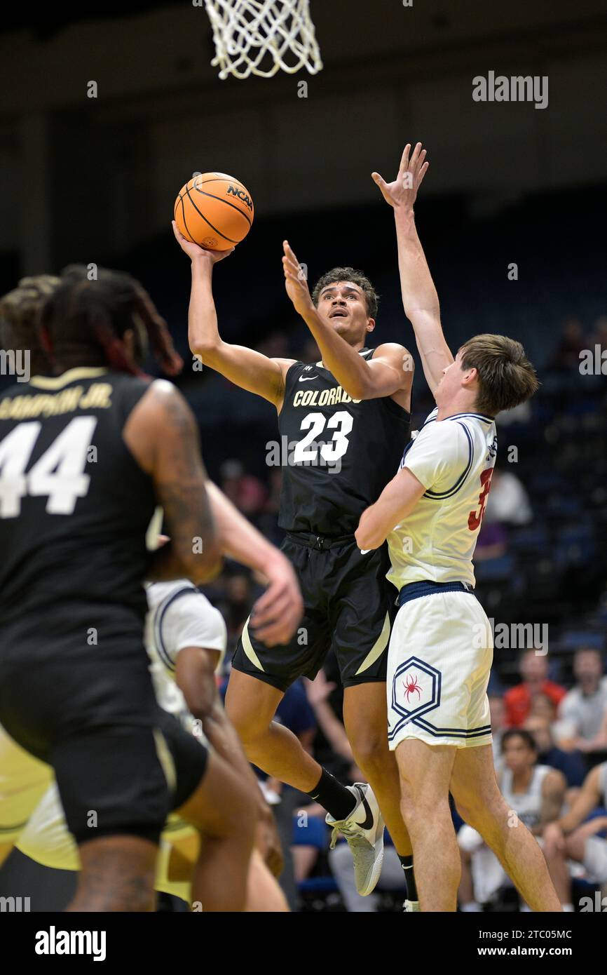 Colorado forward Tristan da Silva (23) goes up for a shot in front of