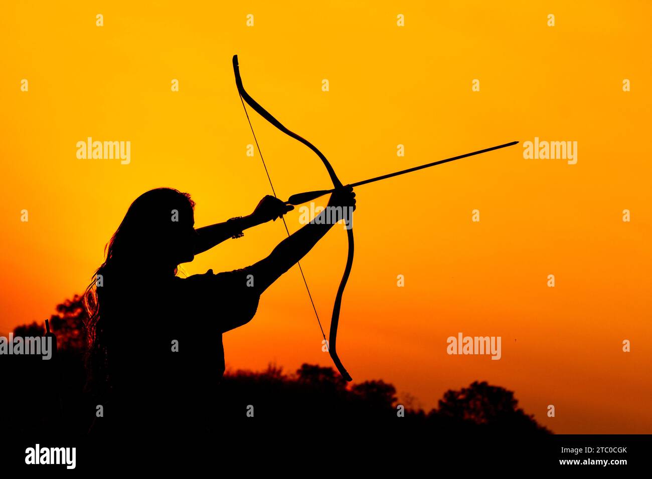 Archer man bow outdoor training hi-res stock photography and images - Alamy