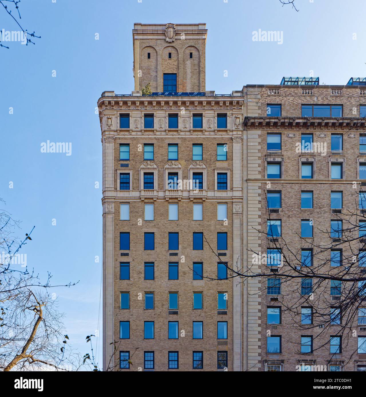 Emery Roth designed 1125 Fifth Avenue, in the Carnegie Hill Historic ...