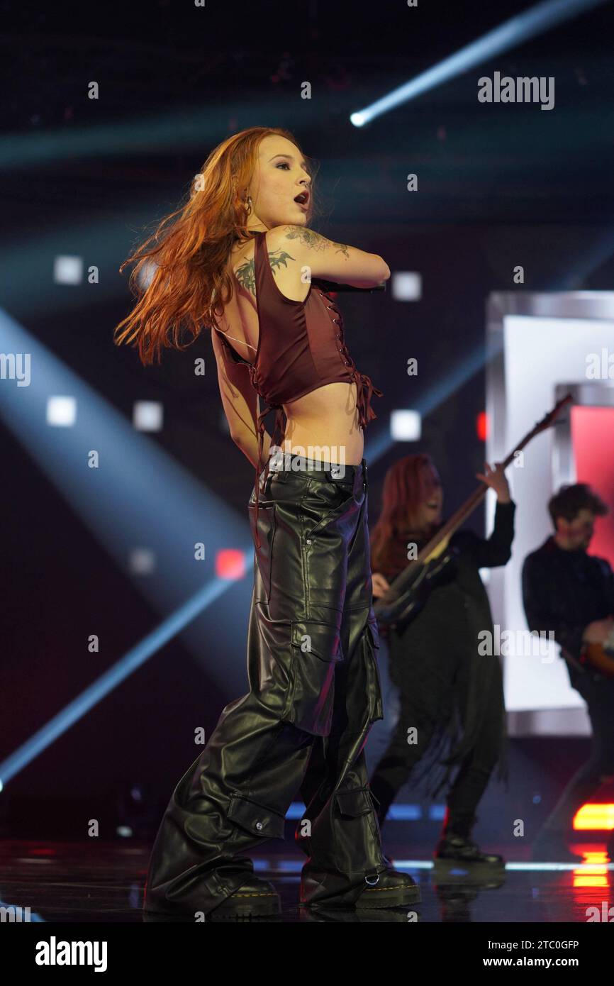 ХХХ шведтік инцест ойыны шоуы