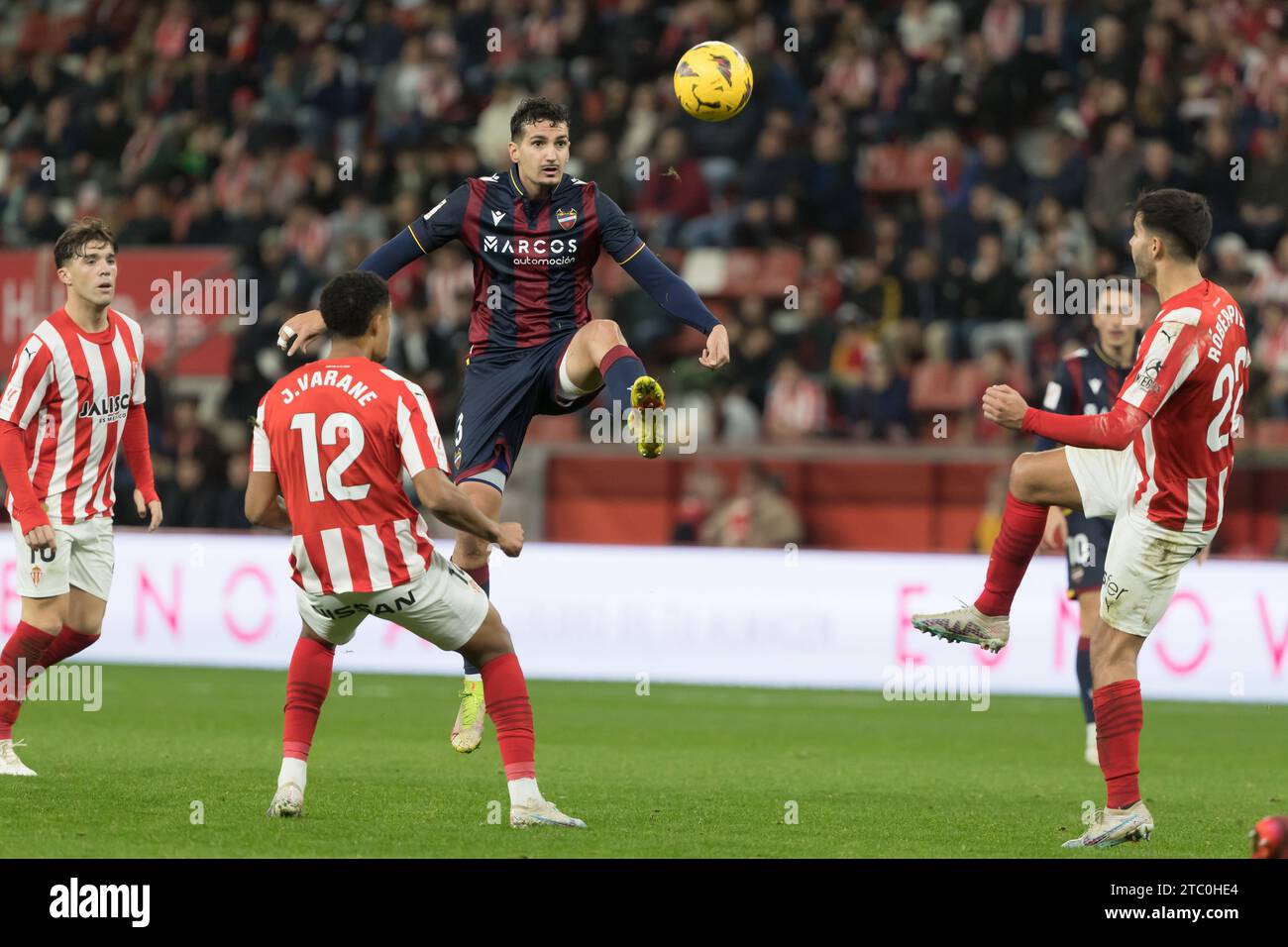 09.12.23 Gijón, Asturias, northern Spain- LaLiga HYPERMOTION, 2nd division, matchday 19, Real Sporting de Gijón - Levante UD, at the Molinón field, Enrique Castro Quini Credit: Aurelio Flórez/Alamy Stock Photo