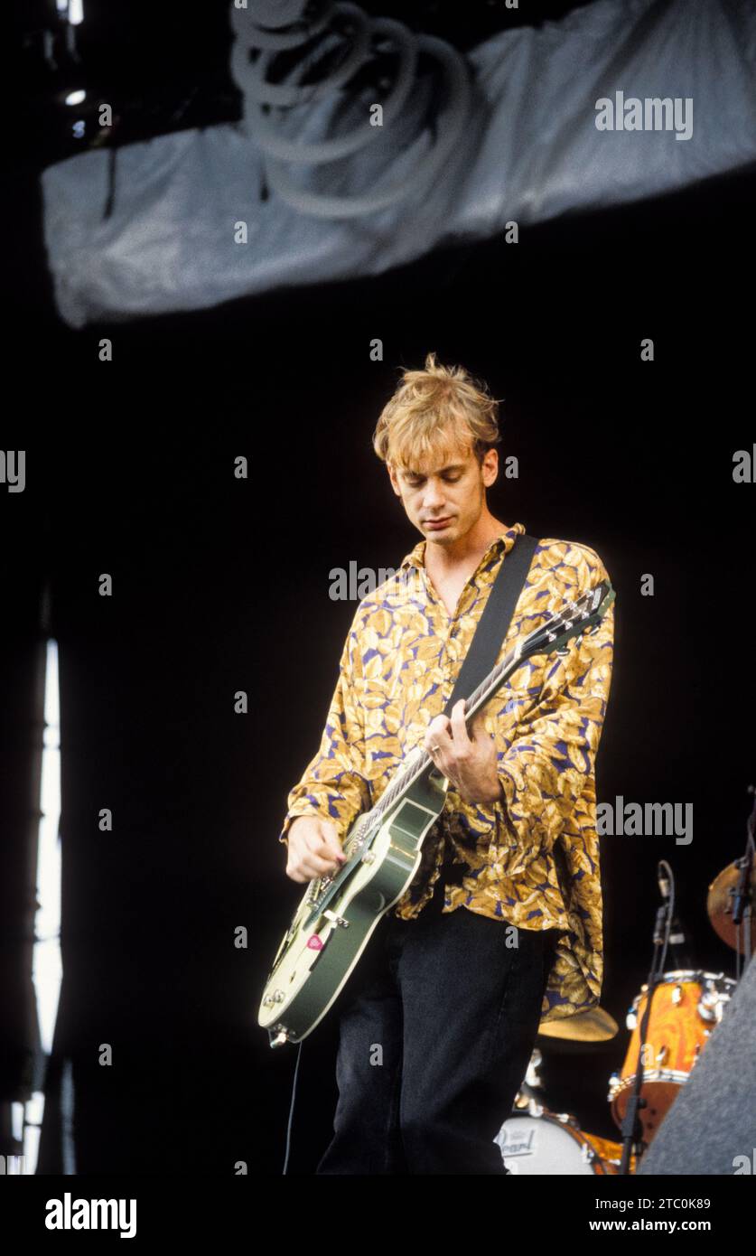 CHRIS COLLINGWOOD, FOUNTAINS OF WAYNE, READING FESTIVAL, 1997 A very