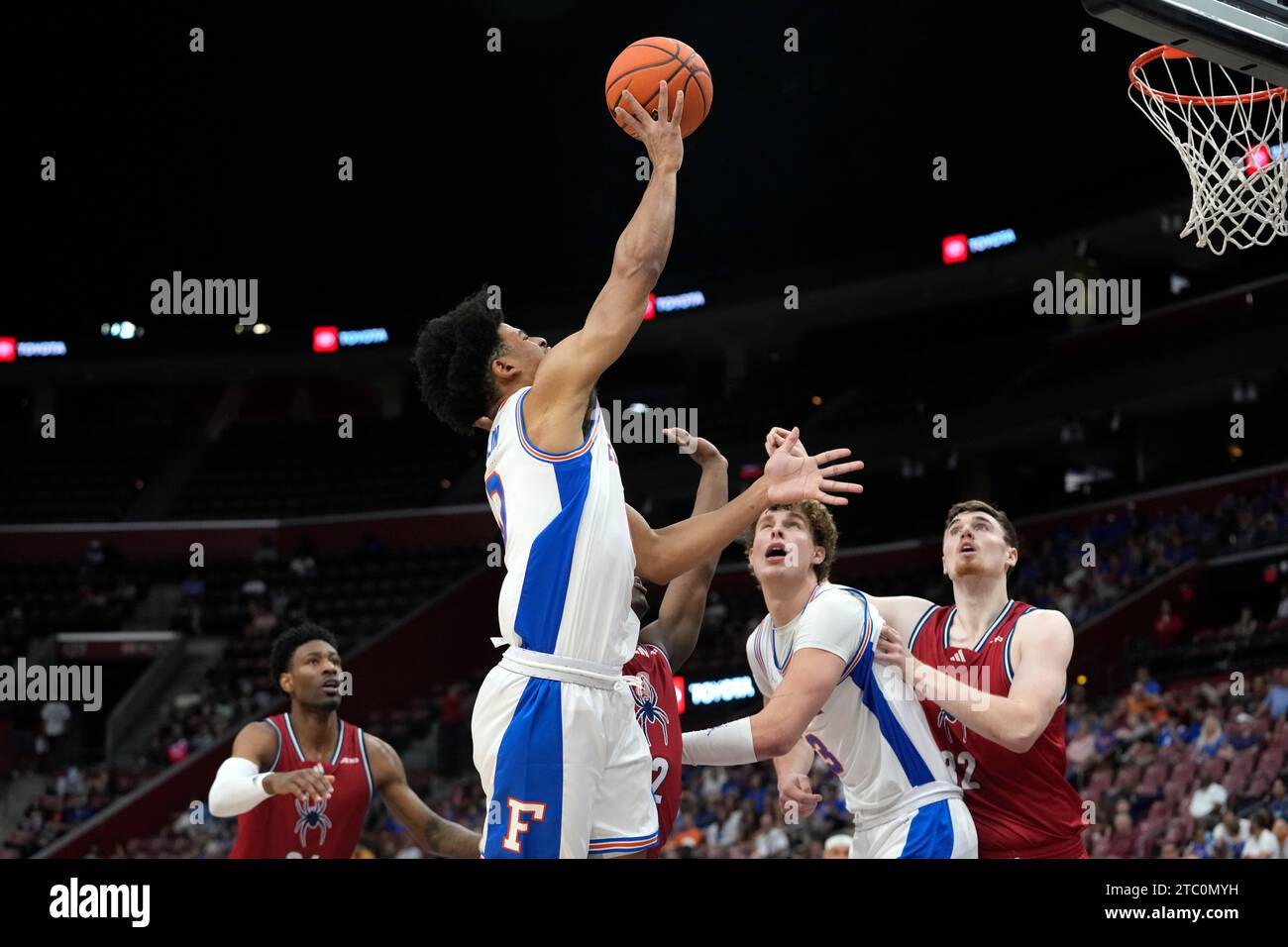 Florida guard Zyon Pullin shoots during the first half of the NCAA