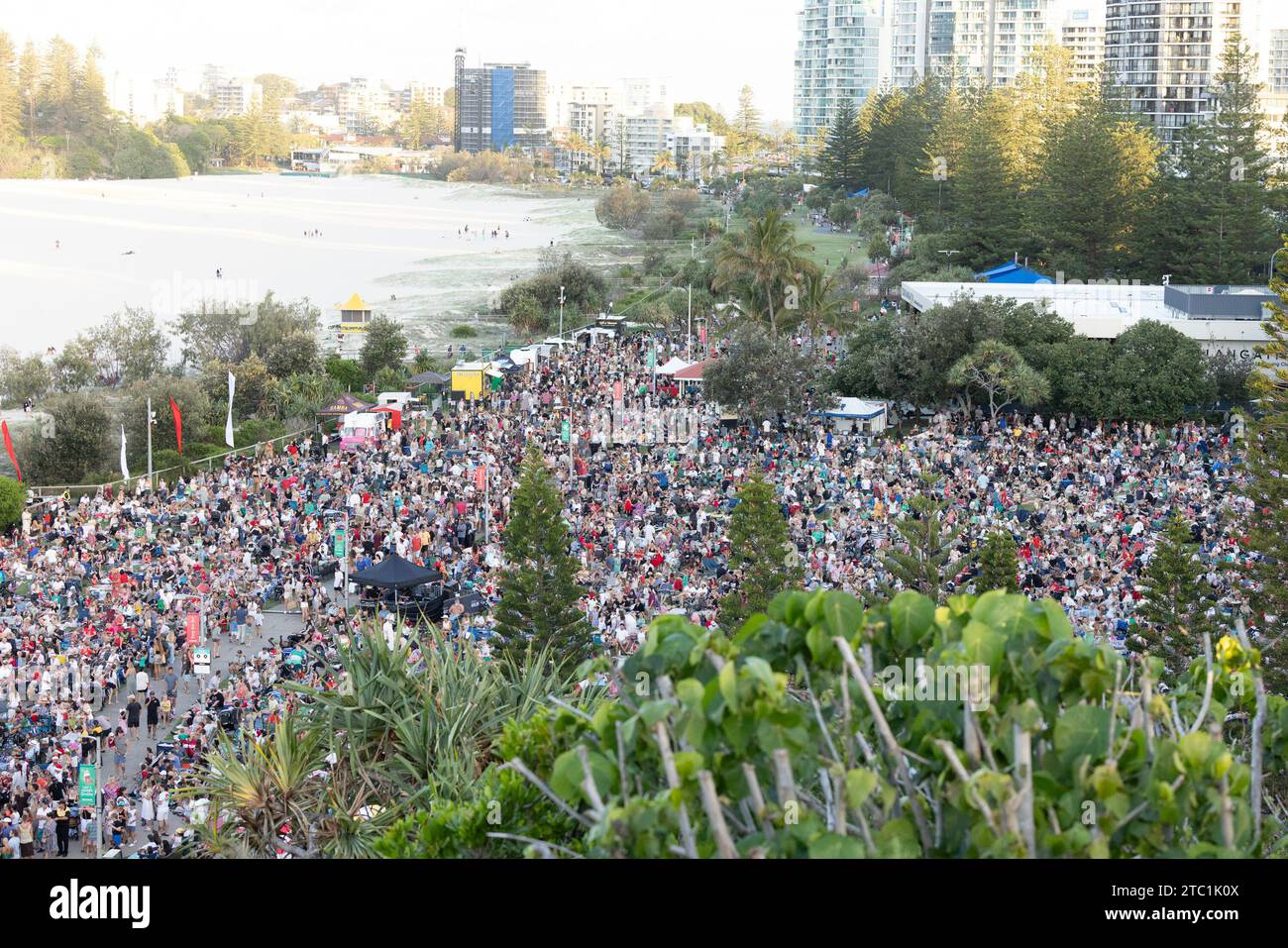 Coolangatta, Australia. 10th December 2023. Singers perform at the