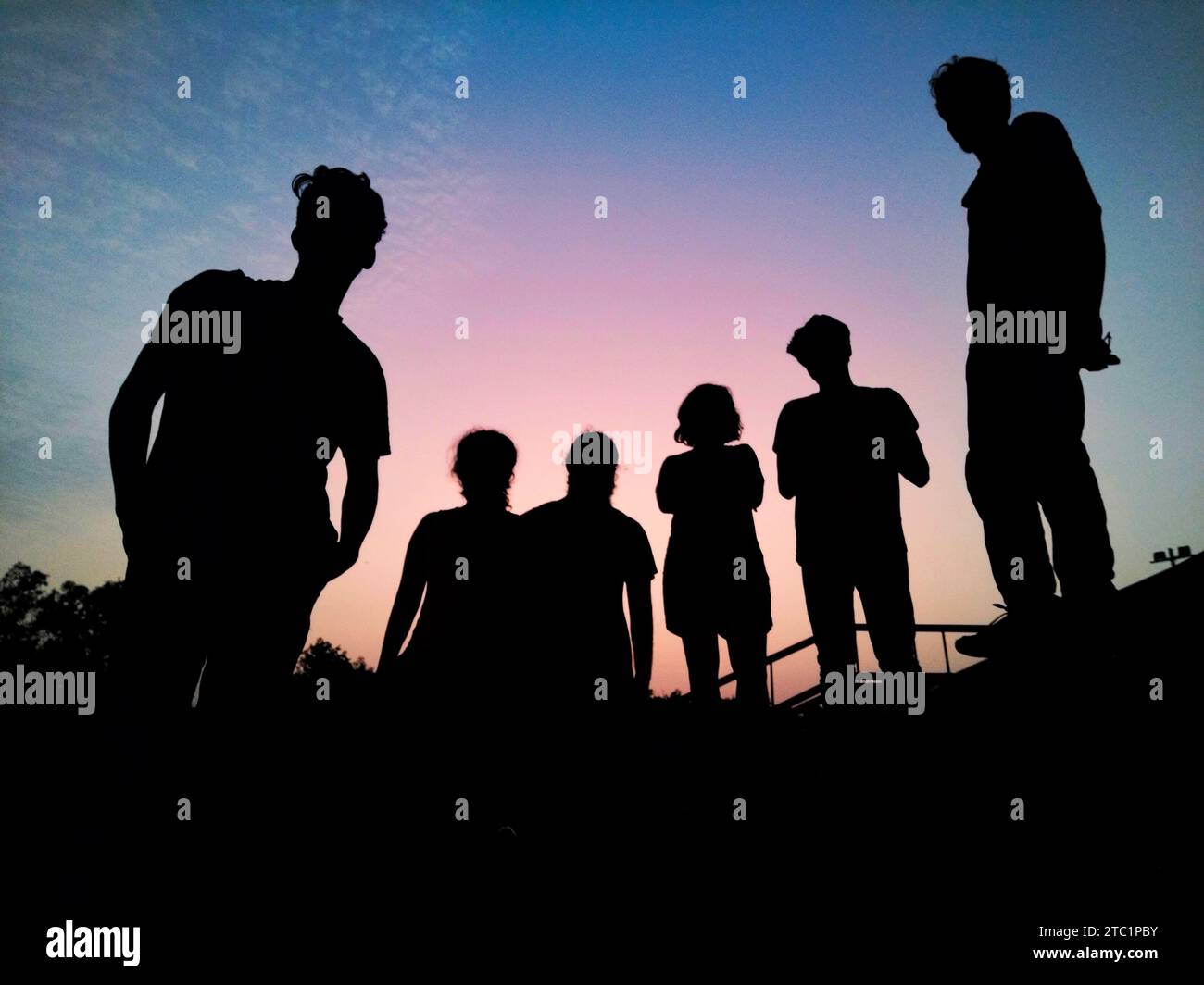 group-bonding-activities-hi-res-stock-photography-and-images-alamy