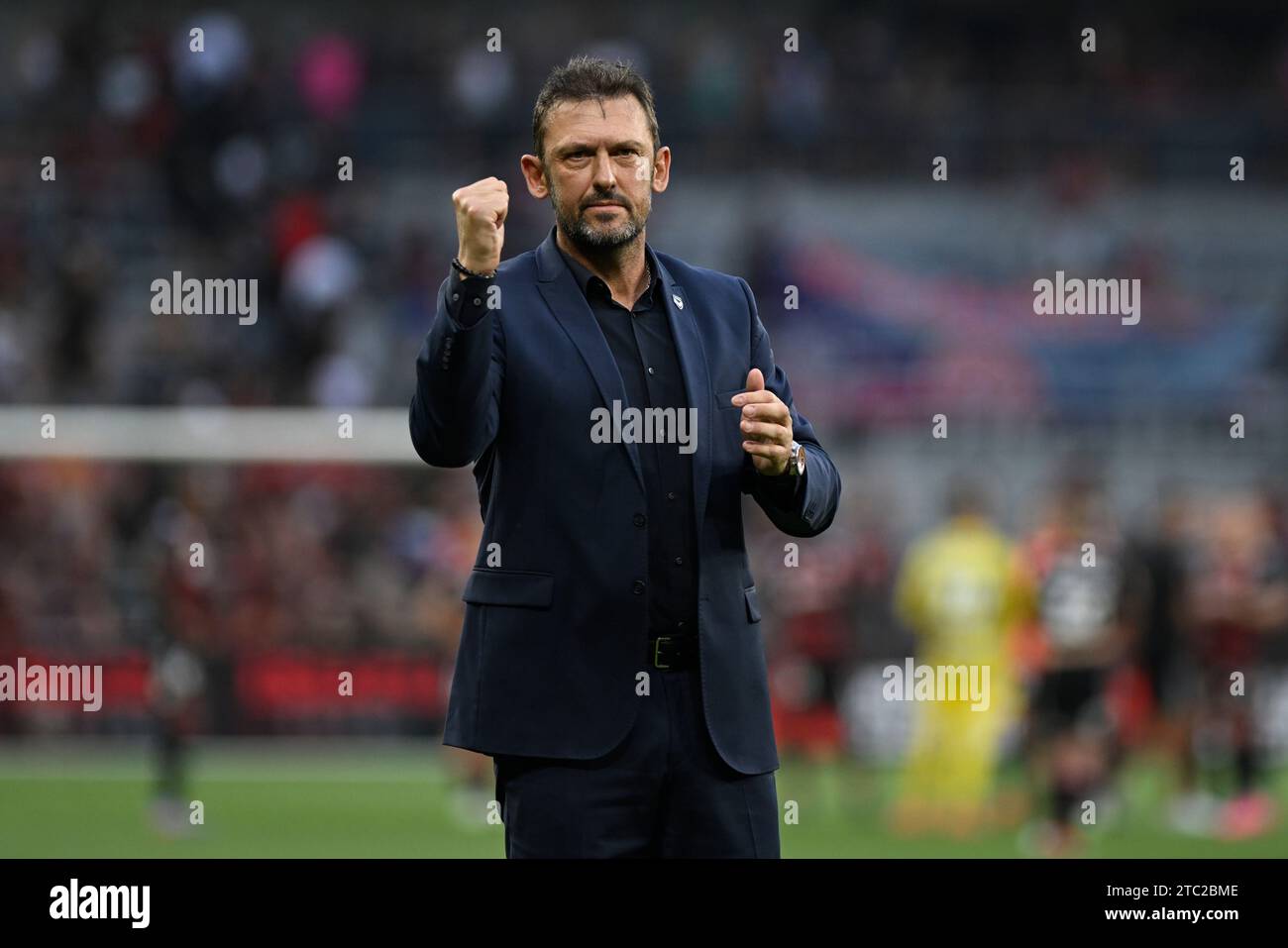10th December 2023;  CommBank Stadium, Sydney, NSW, Australia: A-League Football, Western Sydney Wanderers versus Melbourne Victory; Tony Popivic coach of Melbourne Victory applauds his fans after their 4-3 victory Stock Photo