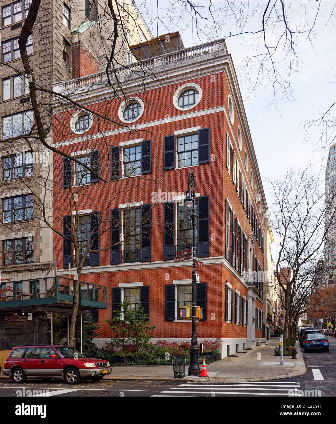 Delano & Aldrich designed the NYC landmark Willard and Dorothy Whitney Straight Mansion, once again a single-family residence at 1130 Fifth Avenue. Stock Photo