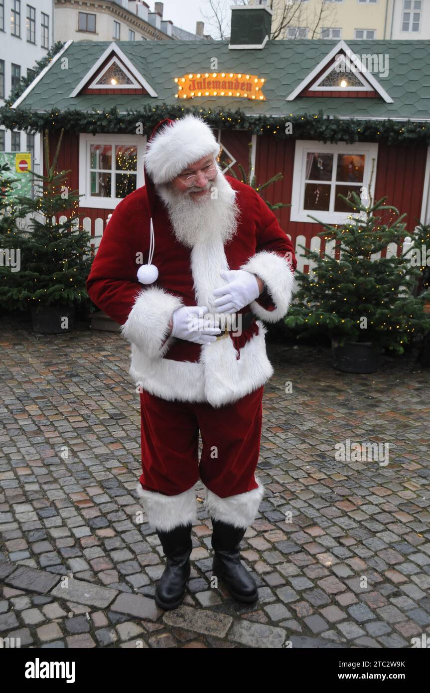 Chrustmas season hi-res stock photography and images - Alamy