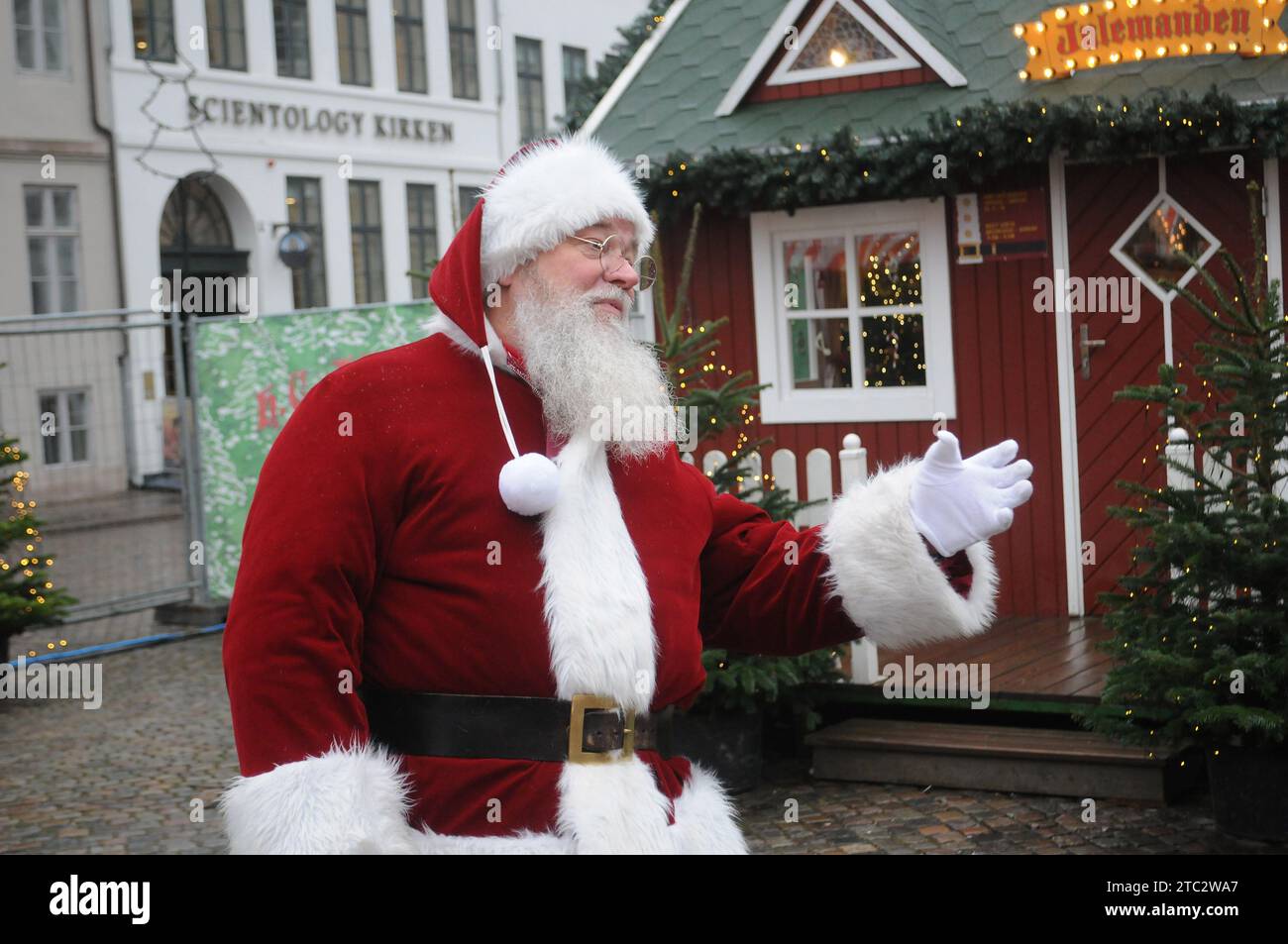 Chrustmas season hi-res stock photography and images - Alamy