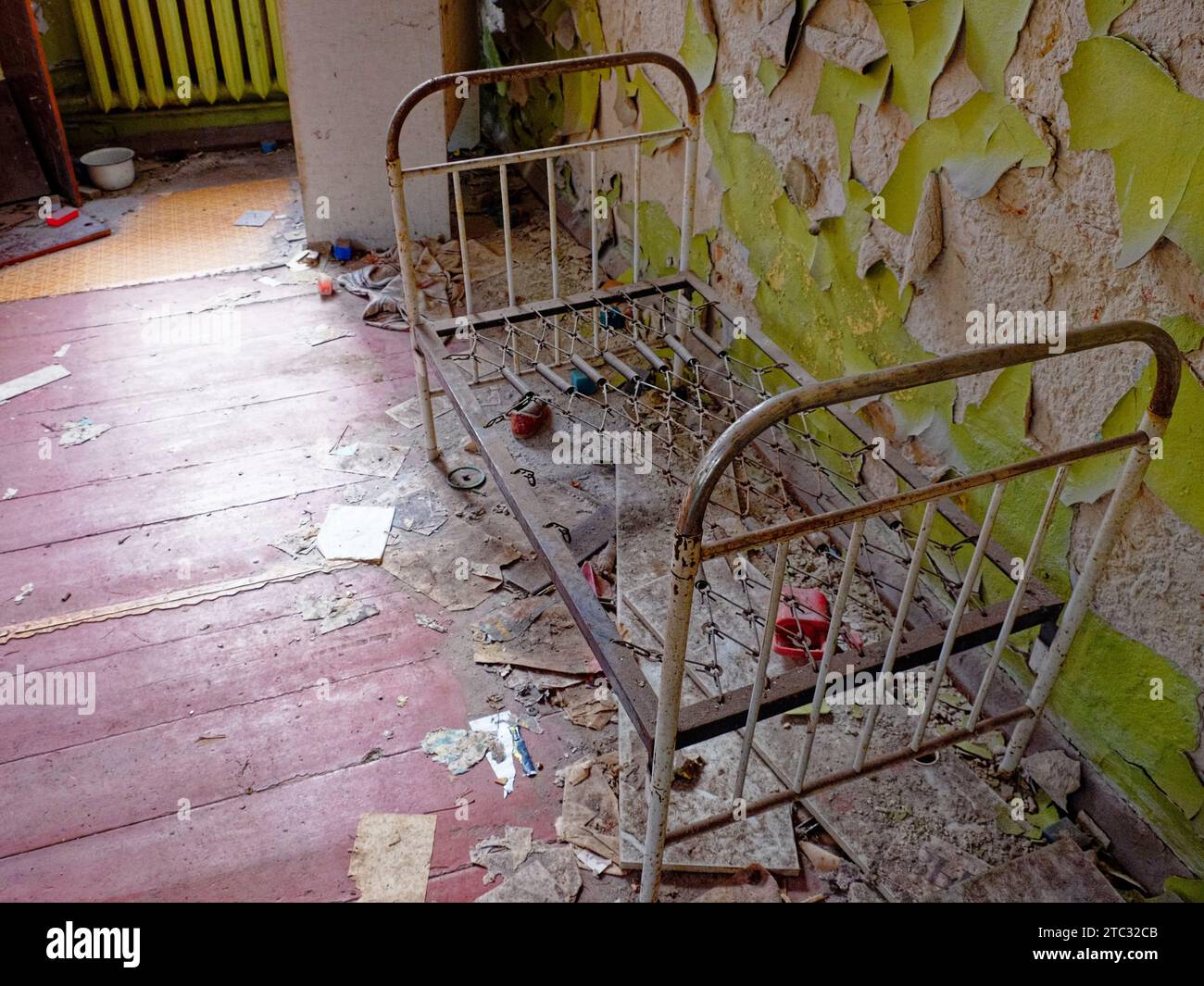 Rusty bed frame hires stock photography and images Alamy