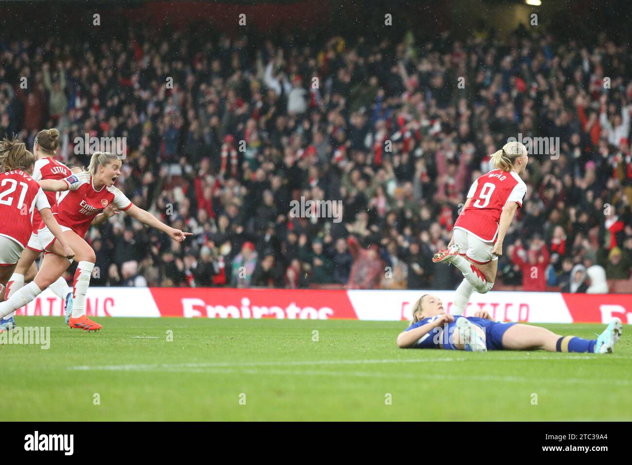 London, UK. 10th Dec, 2023. Beth Mead of Arsenal Women celebrates her ...