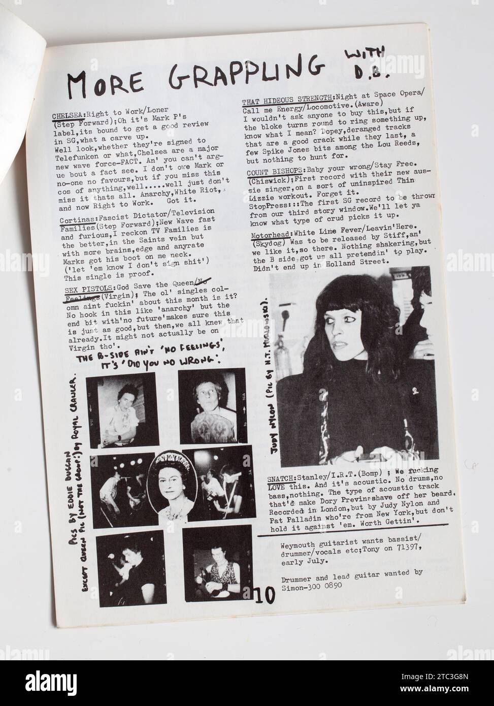 Record Reviews by Danny Baker in 1970s SNIFFIN' GLUE Punk Rock Fanzine Magazine Stock Photo