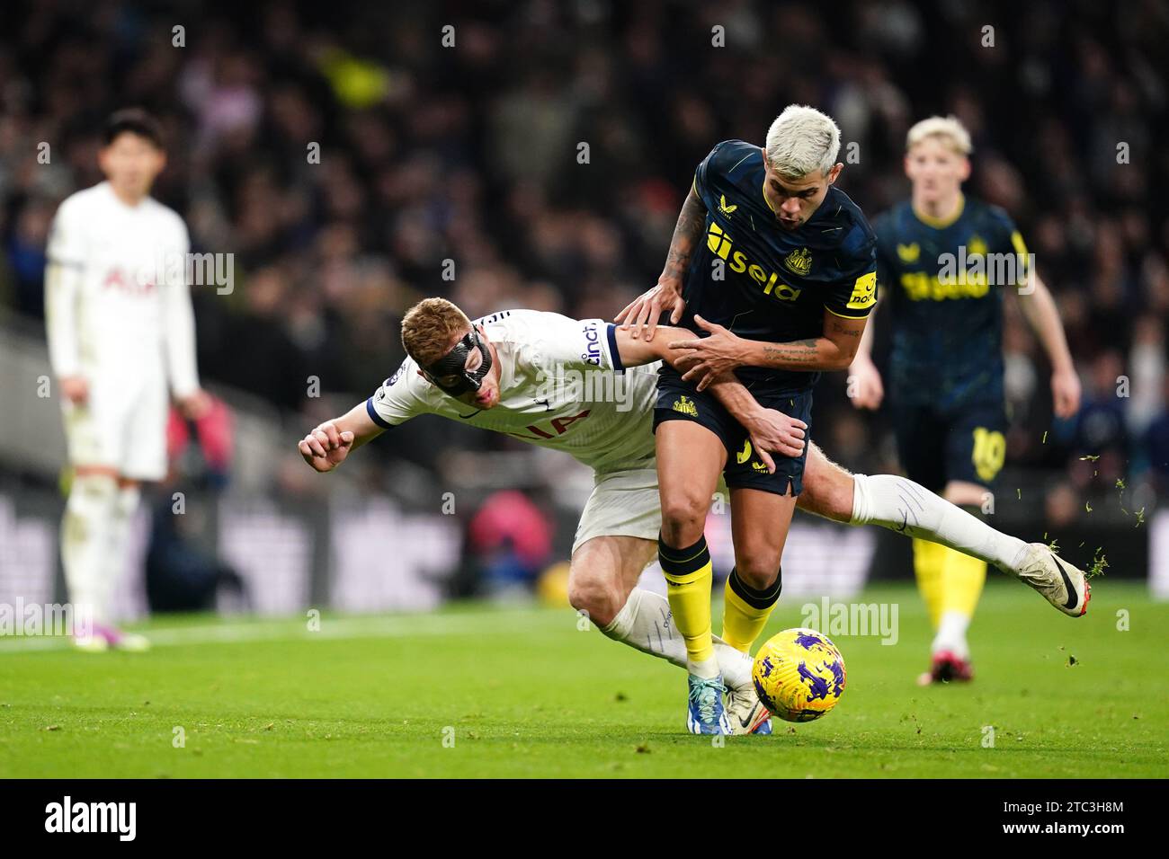 Tottenham Hotspur's Dejan Kulusevski (left) And Newcastle United's ...