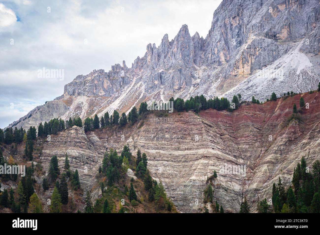 Jagged mountain hi-res stock photography and images - Alamy