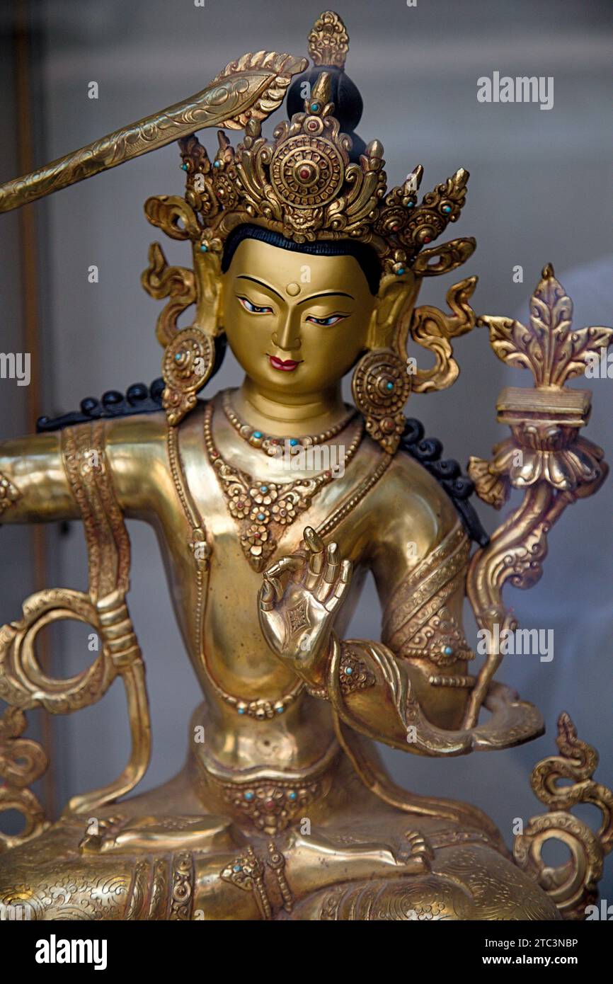 Nepal, Patan, statue, metalwork, handicraft Stock Photo Alamy