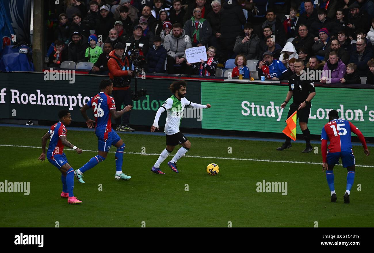 LONDON, ENGLAND - DECEMBER 9: Mohamed Salah, Chris Richards, Nathaniel Clyne, Jeffrey Schlupp during the Premier League match between Crystal Palace a Stock Photo