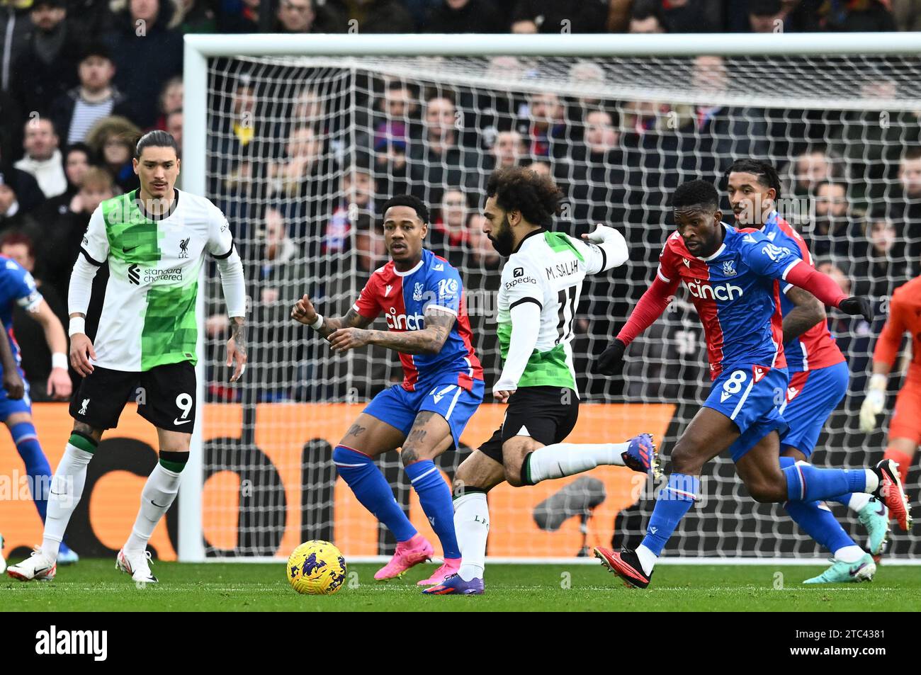 LONDON, ENGLAND - DECEMBER 9: Mohamed Salah, Nathaniel Clyne, Darwin Nunez, Jefferson Lerma, Chris Richards during the Premier League match between Cr Stock Photo