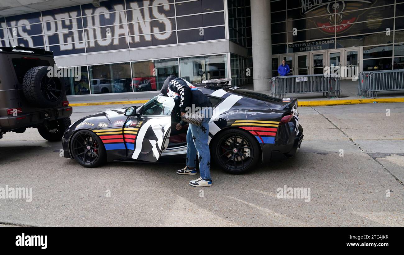 New Orleans Saints running back Alvin Kamara arrives in his car at the