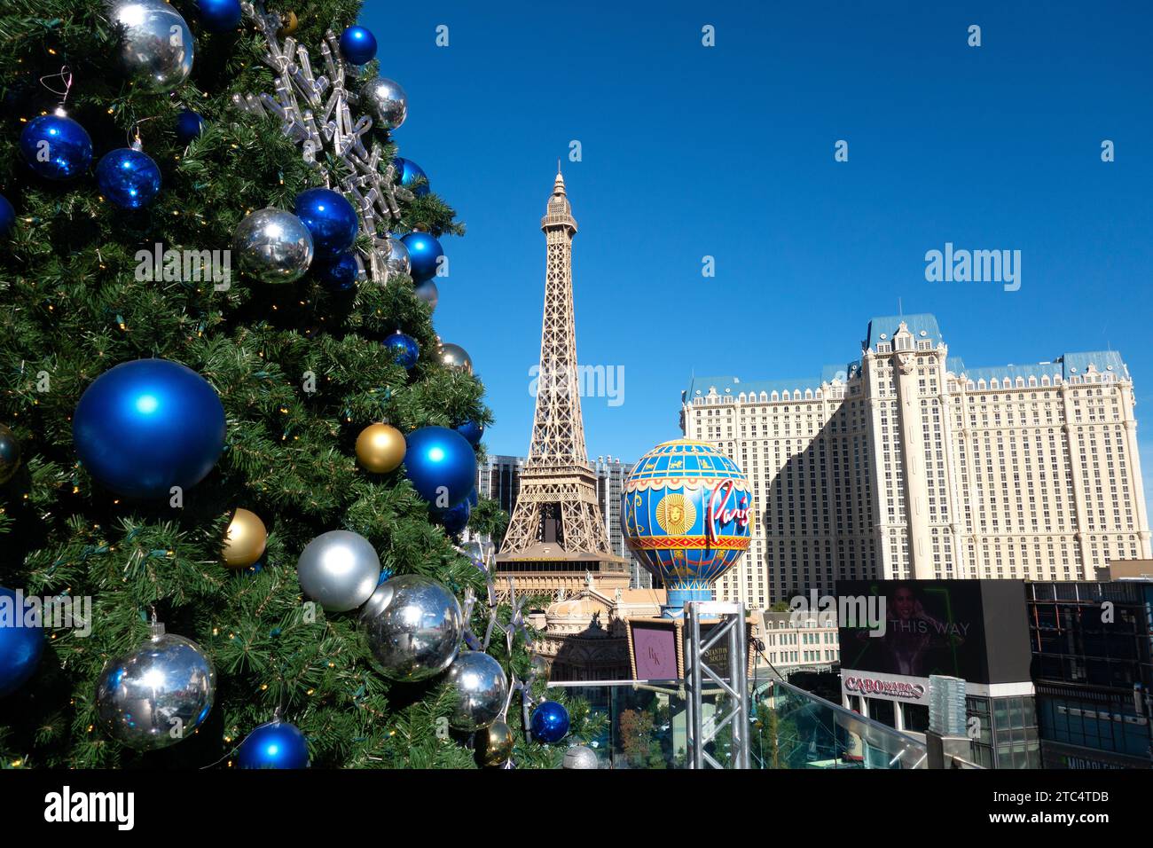 Las vegas christmas hi-res stock photography and images - Alamy, image size:1300x956