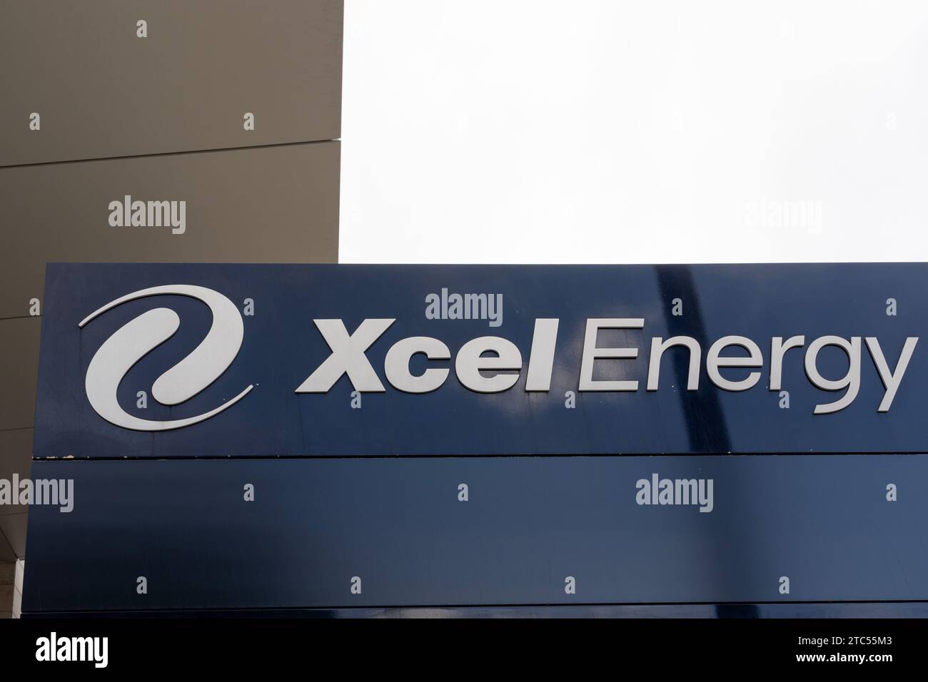 Xcel energy hires stock photography and images Alamy