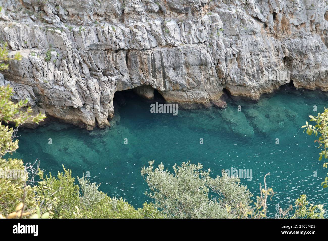 Torca - Scogliera del Fiordo di Crapolla Stock Photo