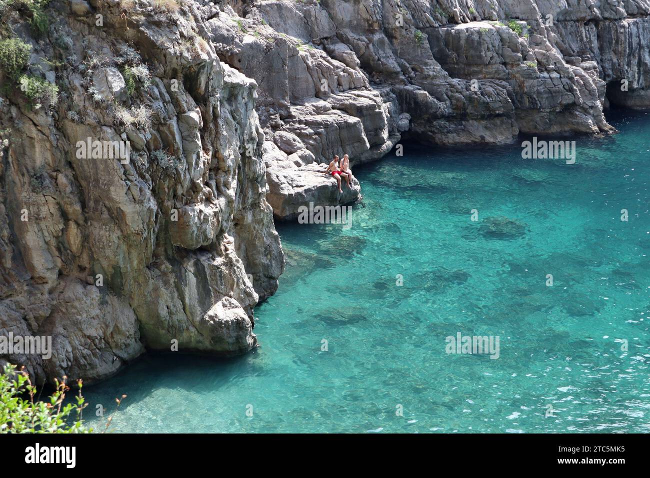 Due sulla spiaggia del mare hi-res stock photography and images - Alamy