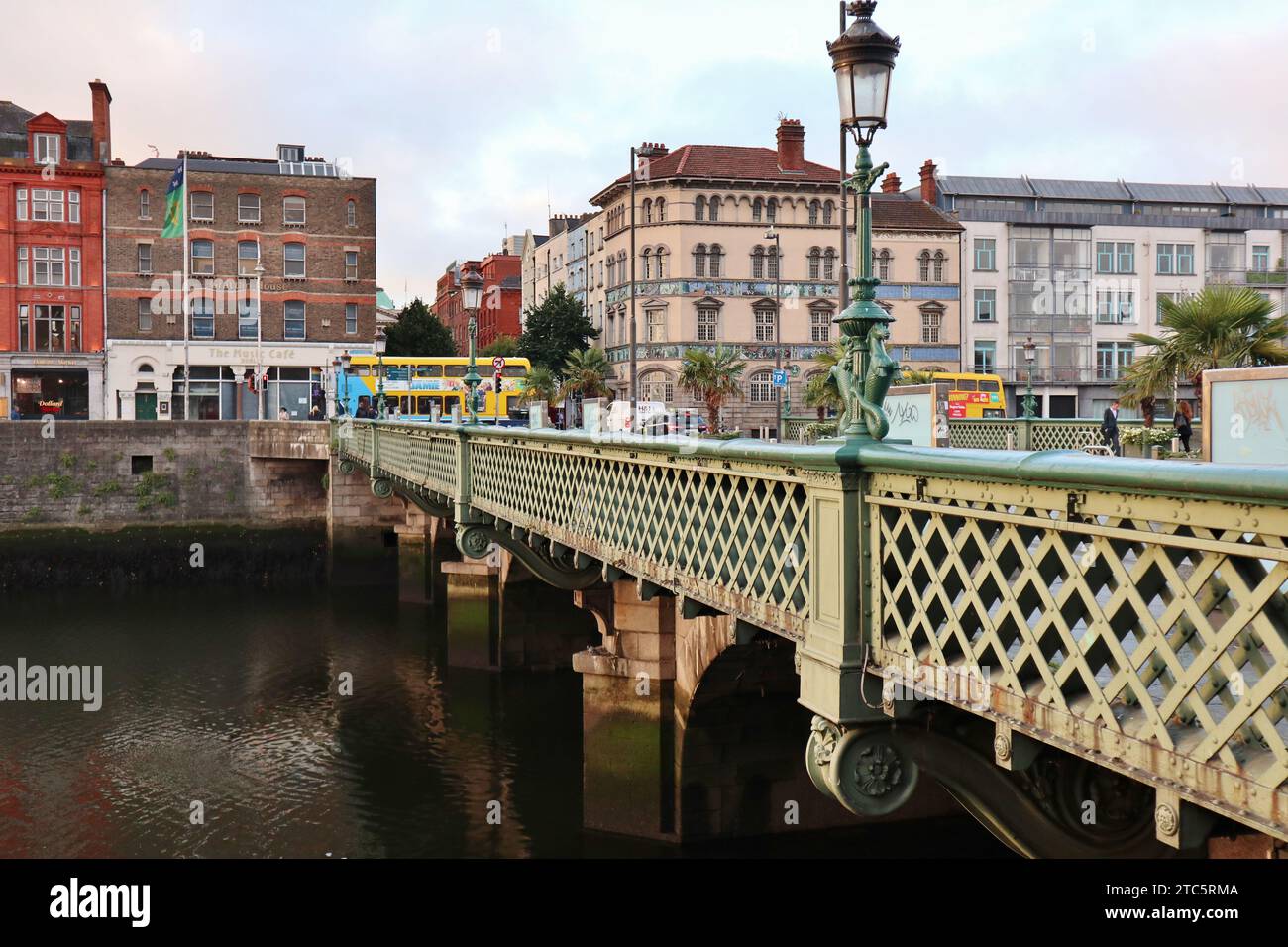 Dublino - Particolare dell'ottocentesco Grattan Bridge Stock Photo
