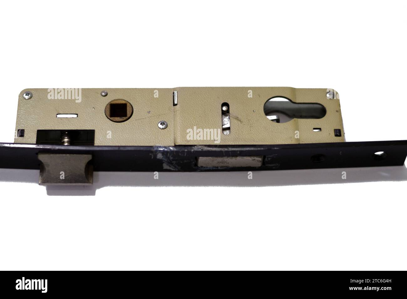 A door handle with keylock, maintenance and repairing a door lock