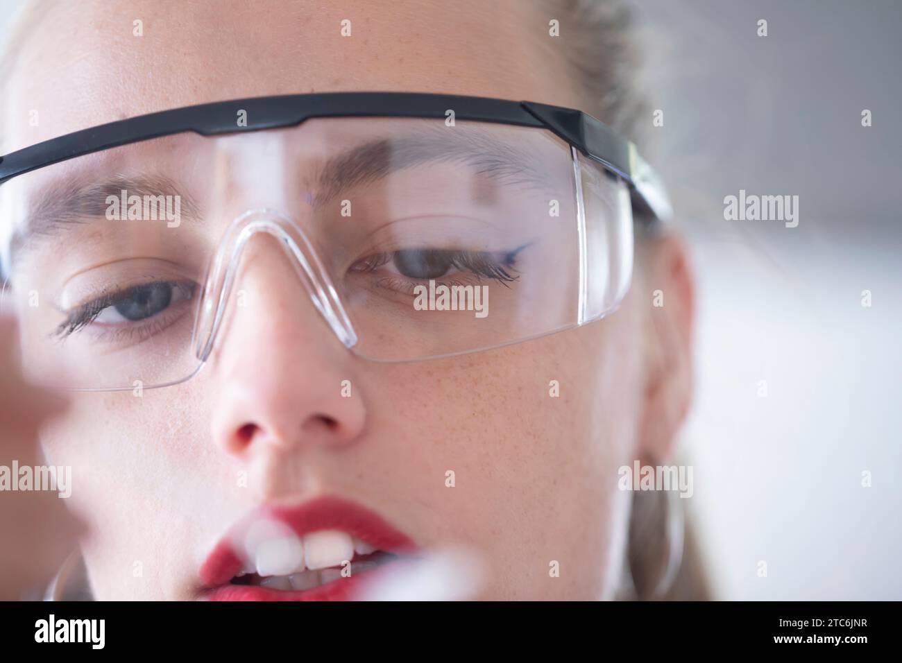 Dropping glasses hires stock photography and images Alamy