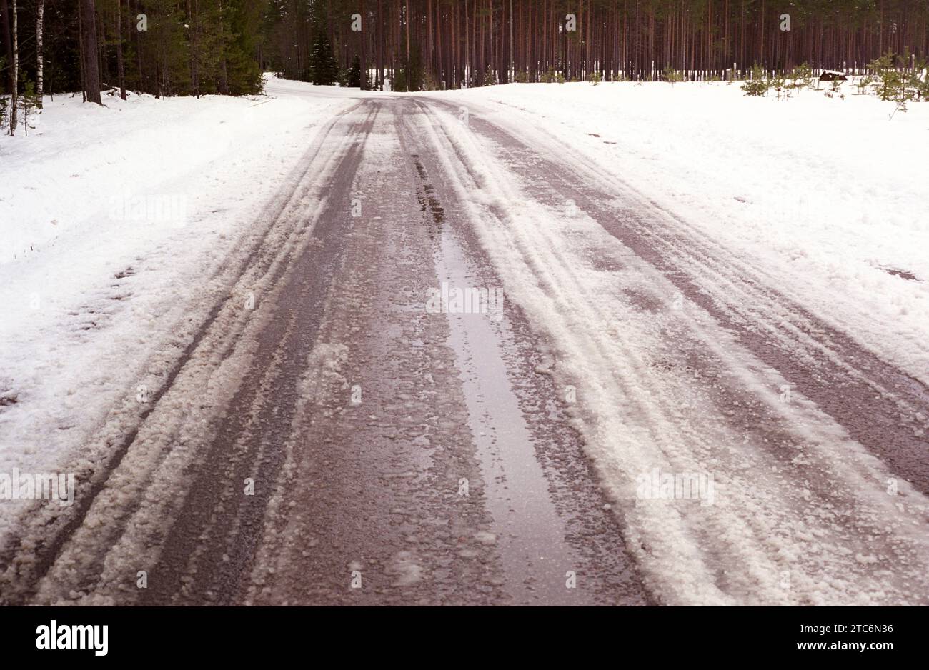 Asphalt snow hi-res stock photography and images - Alamy