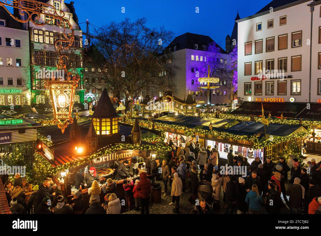 the Christmas market Heinzels Wintermaerchen at the Heumarkt in the historic town, Cologne, Germany. der Weihnachtsmarkt Heinzels Wintermaerchen auf d Stock Photo