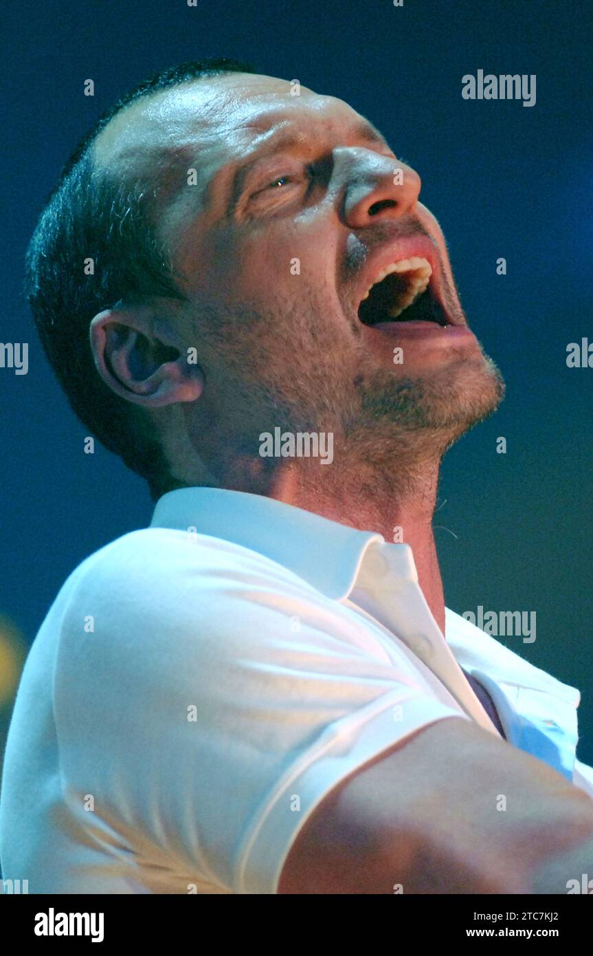 Biagio antonacci cd live hires stock photography and images Alamy